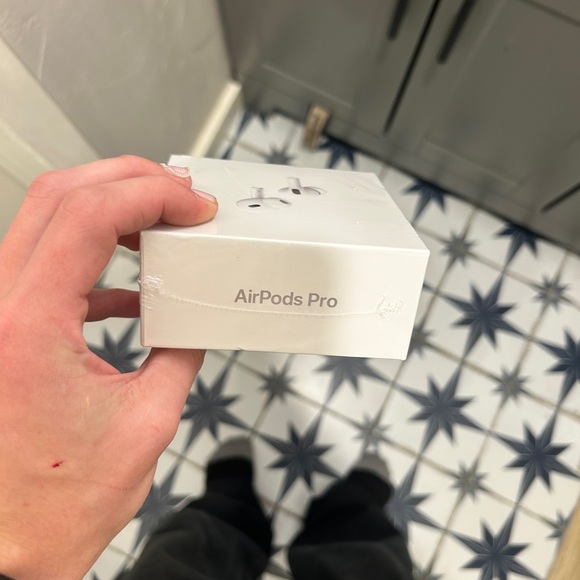 Apple AirPods Pro 2nd Gen with MagSafe Charging Case
STILL SEALED IN BOX - Picture 4 of 5